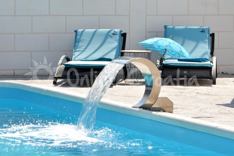Appartamento Villa Bambola with private pool (Seget Donji)